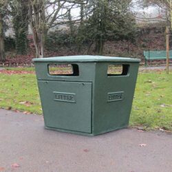 RLA/3 Large Capacity Closed Top Litter Bin in a park.