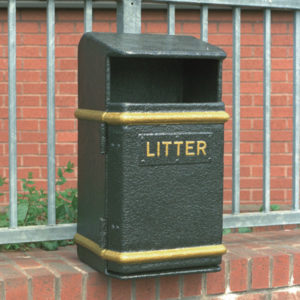 Wybone - TL/FO Post Mountable Front Opening Litter Bin